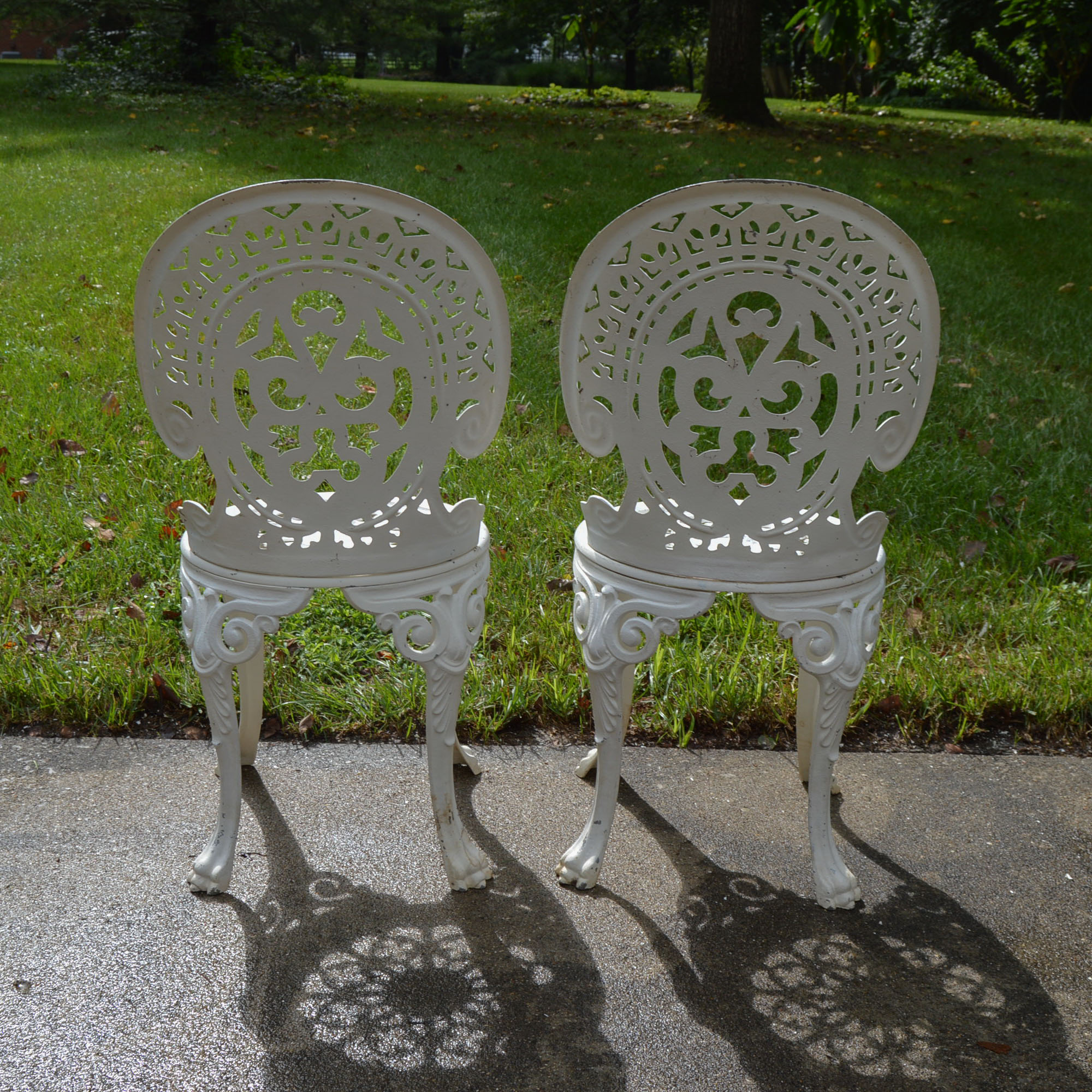 White Cast Iron Patio Table and Chairs EBTH