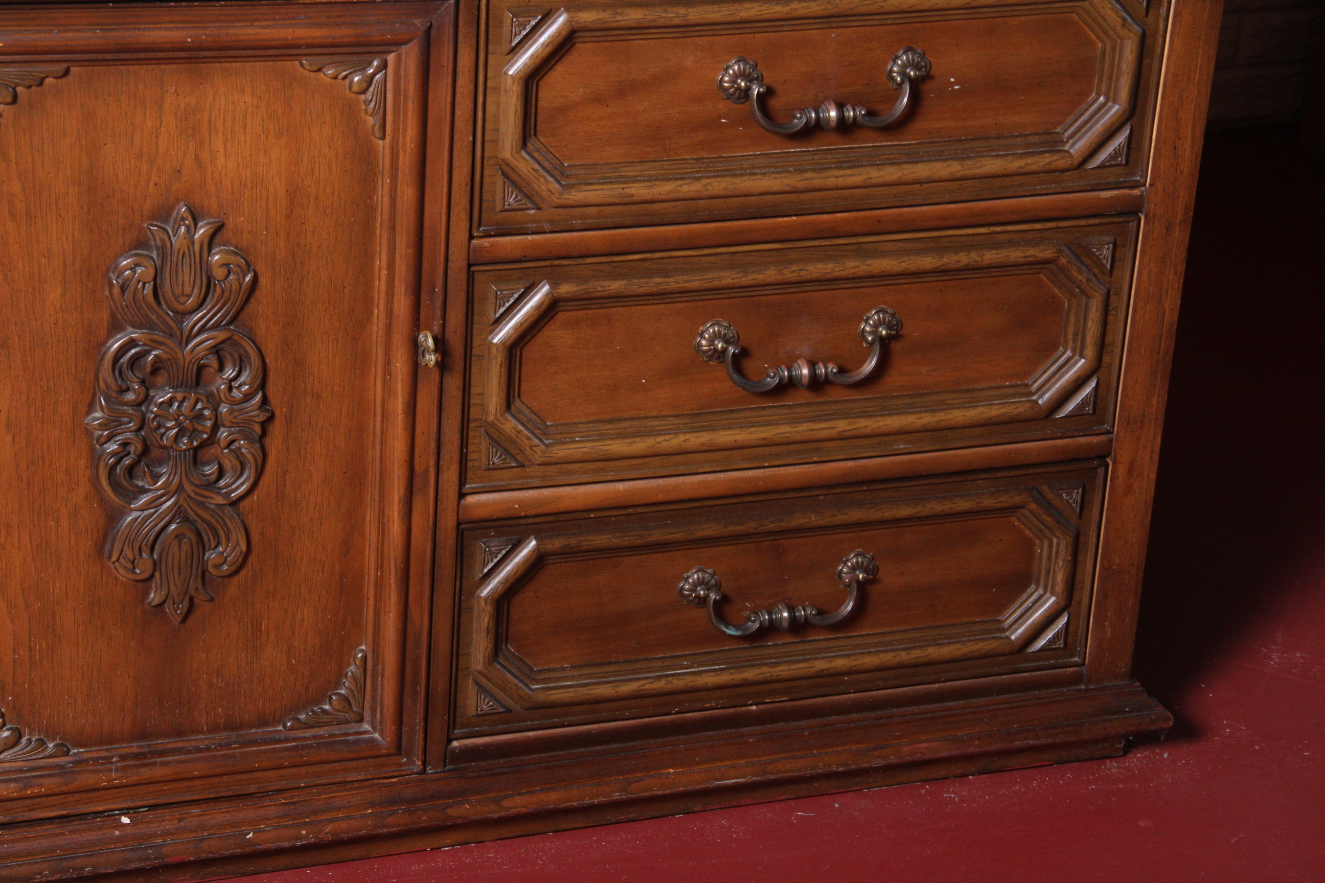 Vintage Bassett Furniture Walnut Dresser EBTH