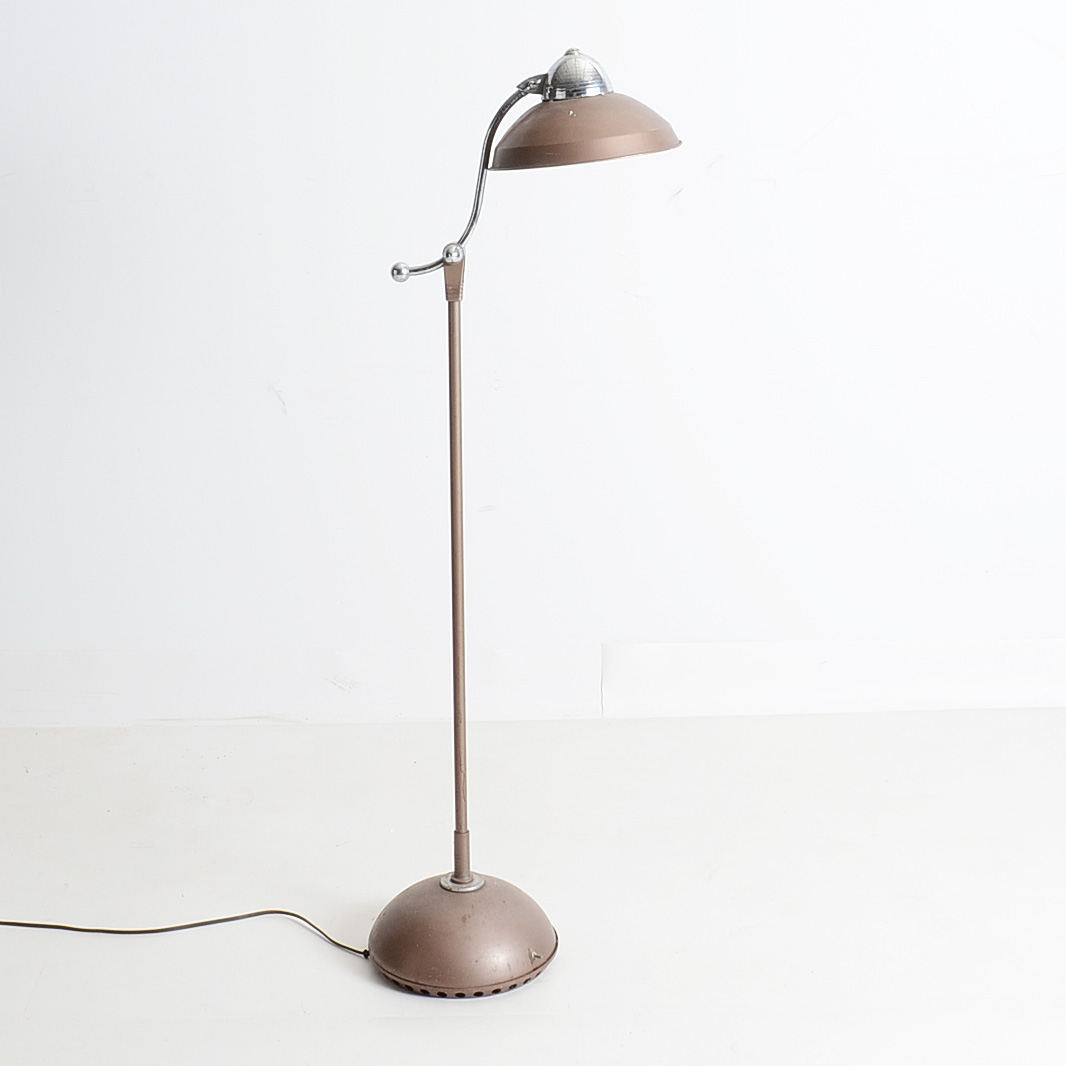 Vintage Industrial Style General Electric Sun Lamp EBTH