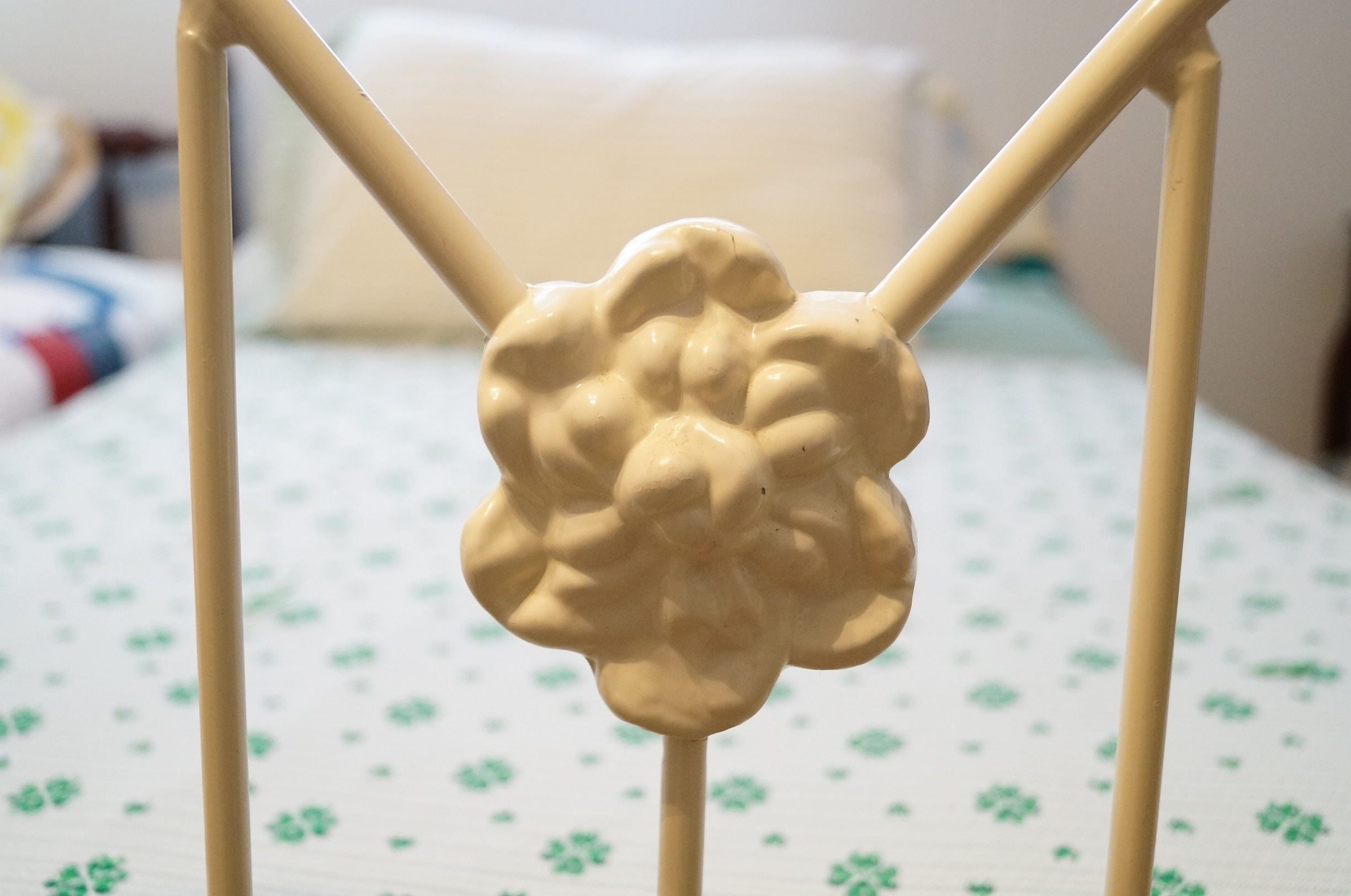 White Iron Heart Shaped Twin Bed Frame EBTH