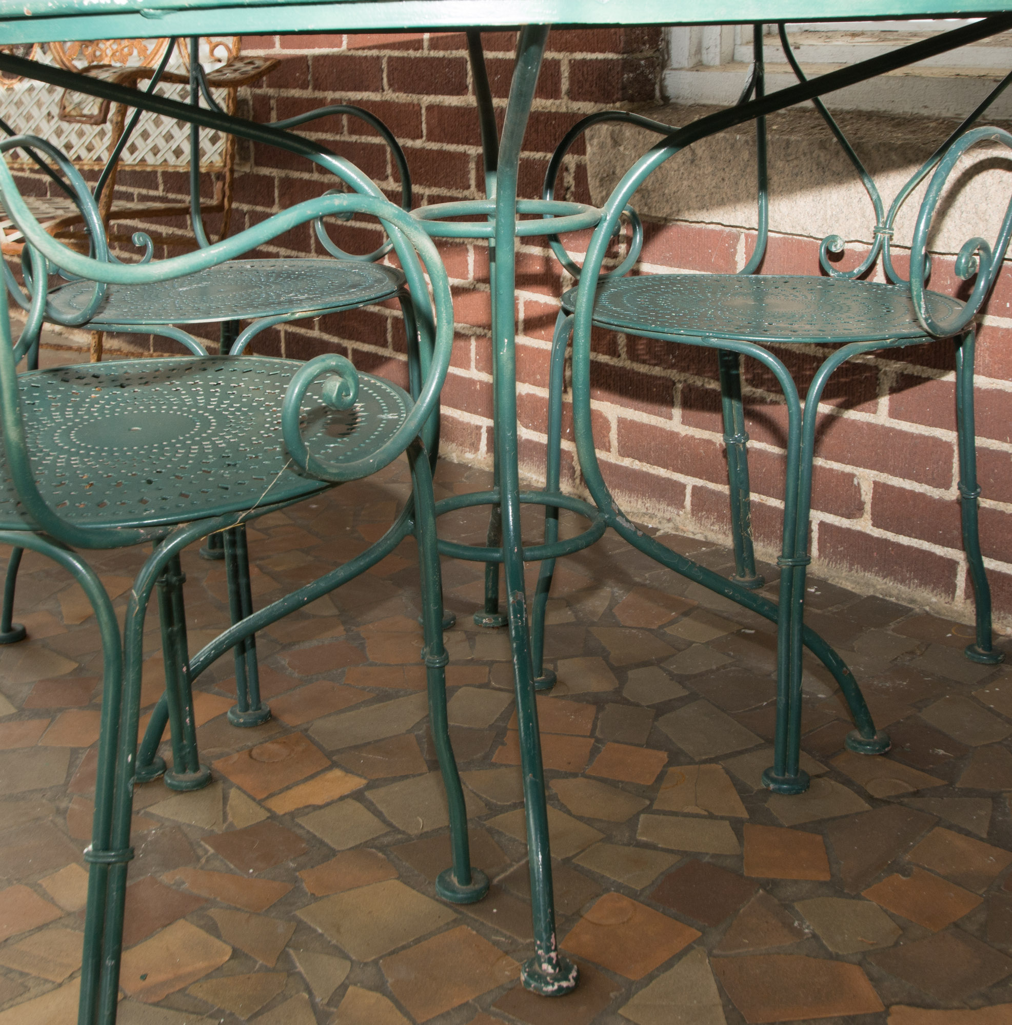 Green Patio Table and Chairs EBTH