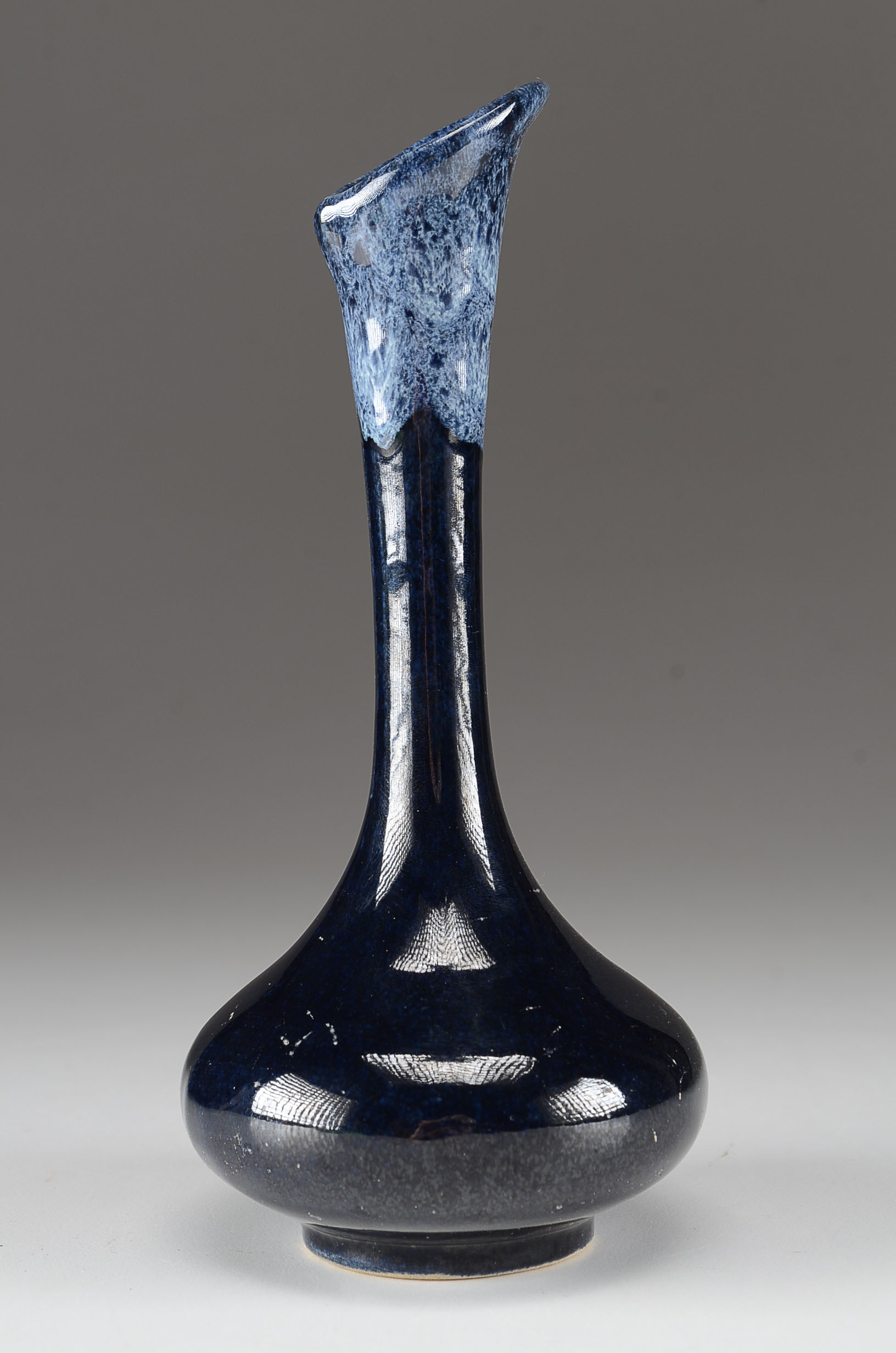 Vintage Van Briggle Art Pottery "Anna" Vase EBTH