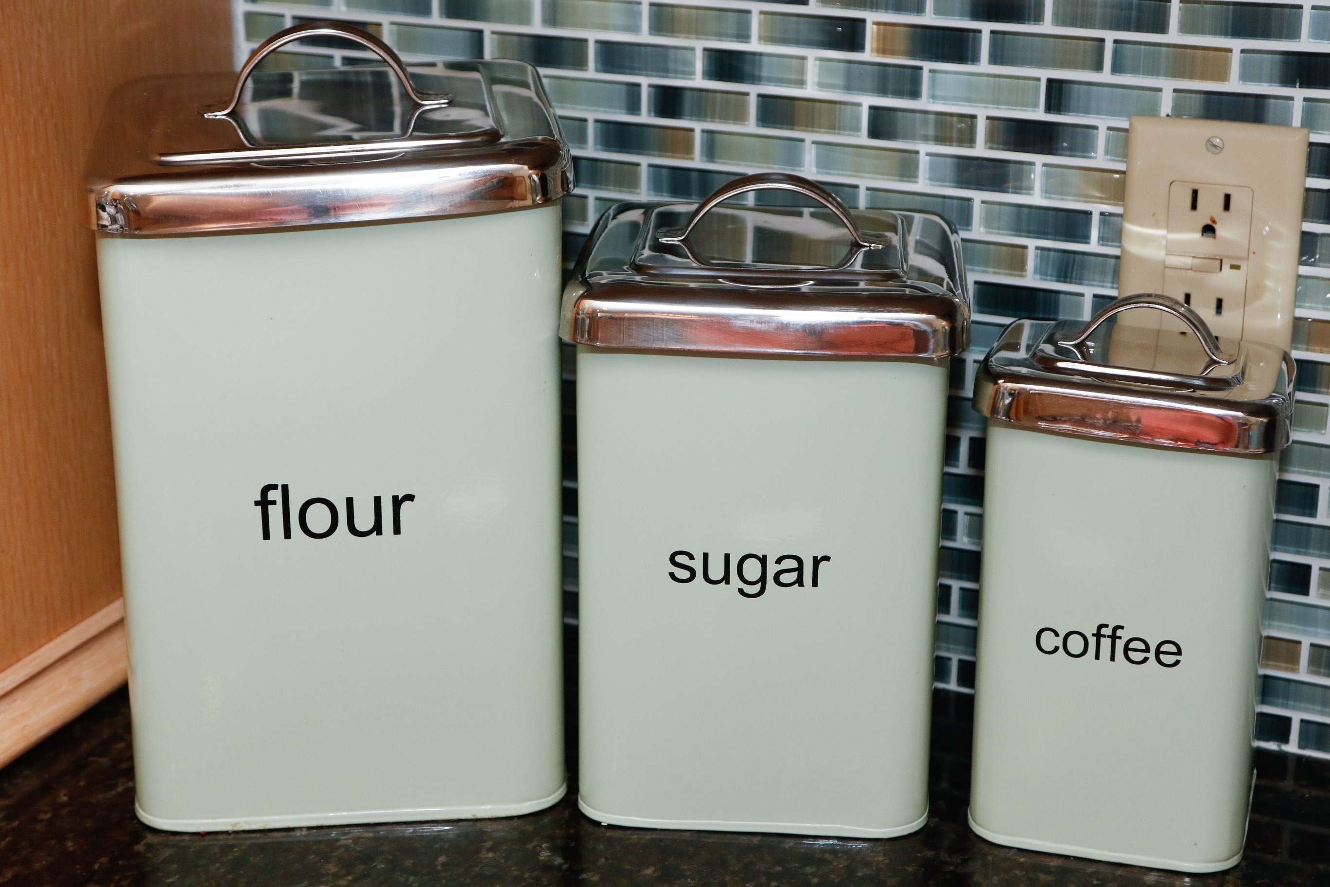 PIer 1 Imports Set of Three Graduated Kitchen Canisters EBTH
