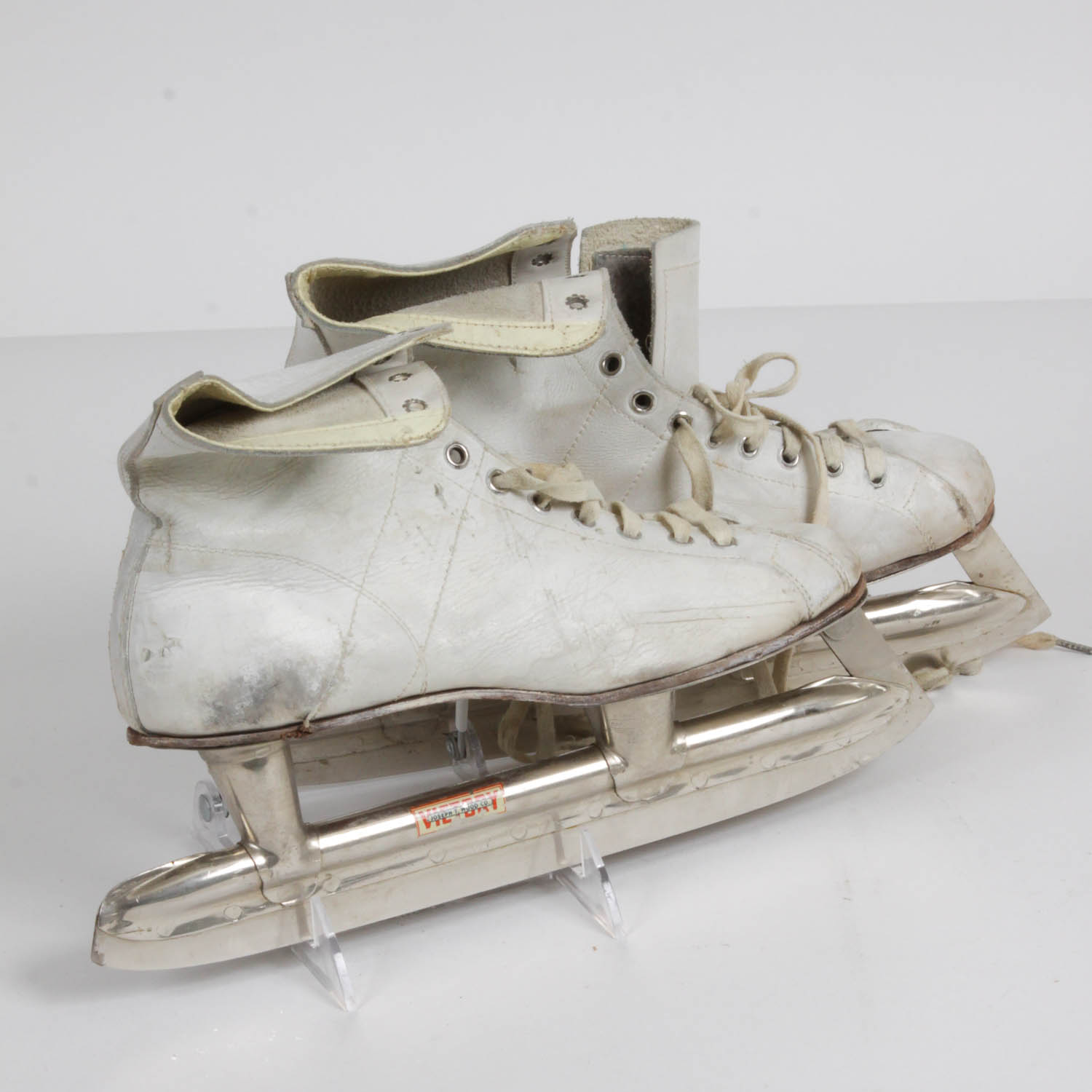 Vintage Women's Victory Ice Skates EBTH