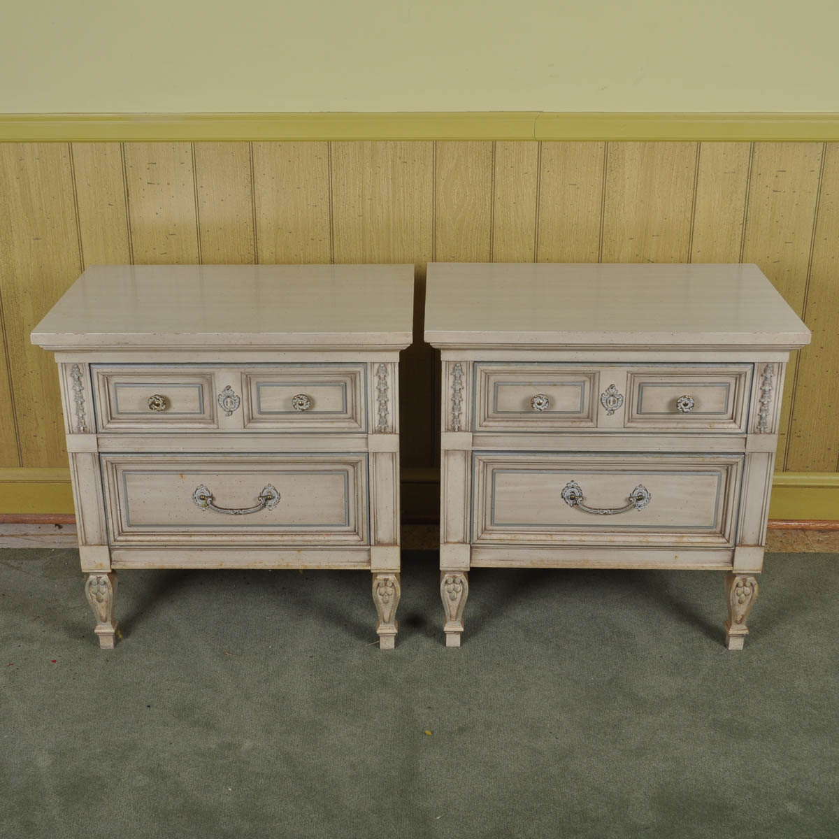 Pair Of Vintage Dixie Furniture Nightstands Ebth