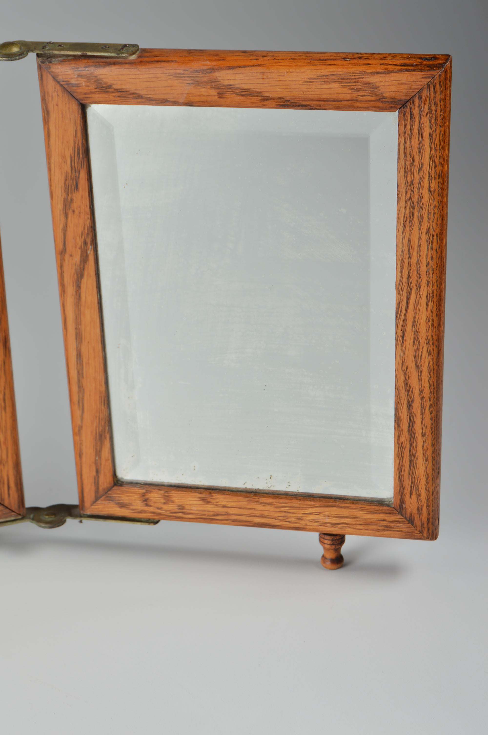 Vintage TriFold Beveled Glass Dresser Mirror EBTH