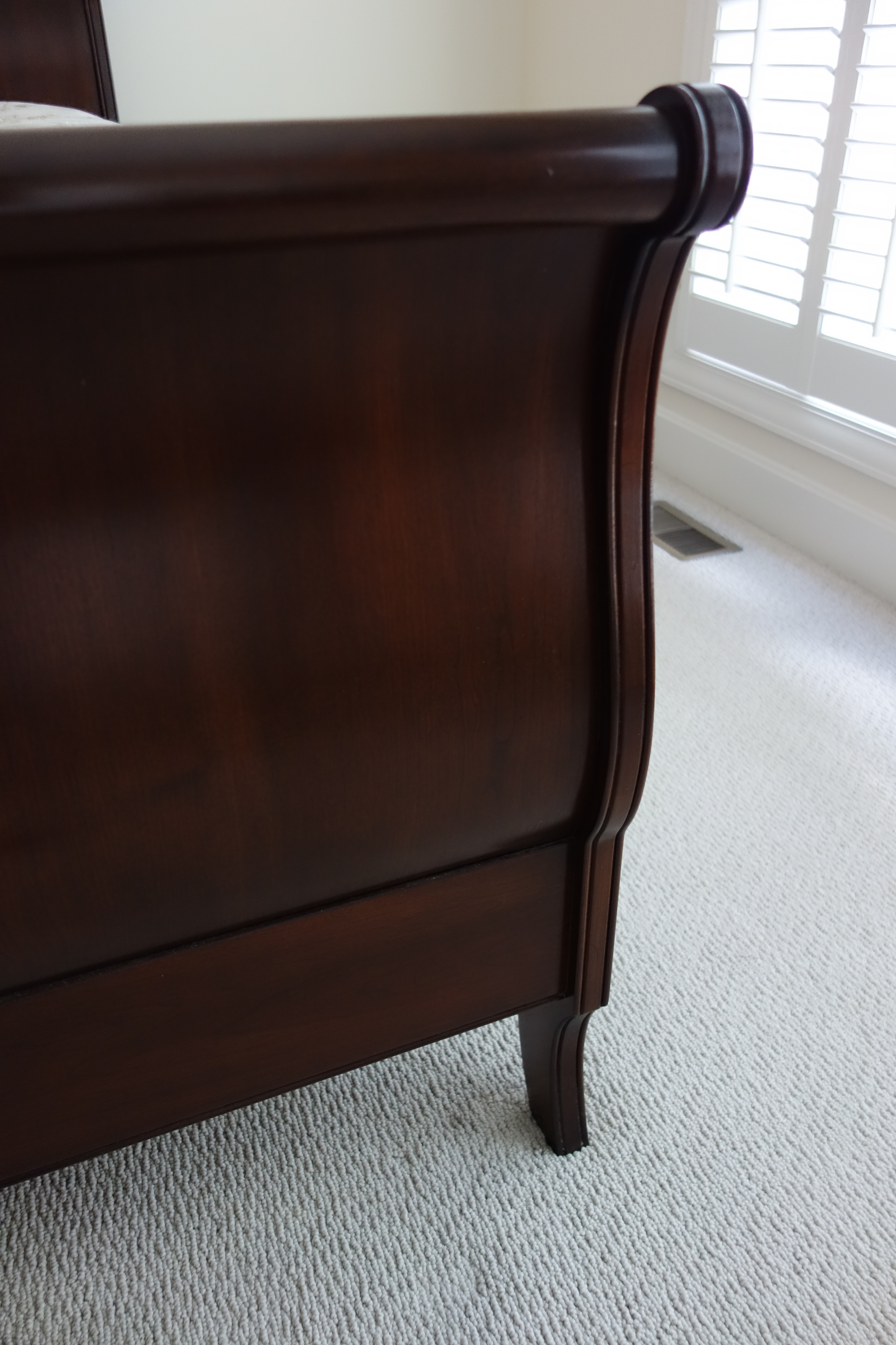 Ethan Allen Court Queen Sleigh Bed EBTH