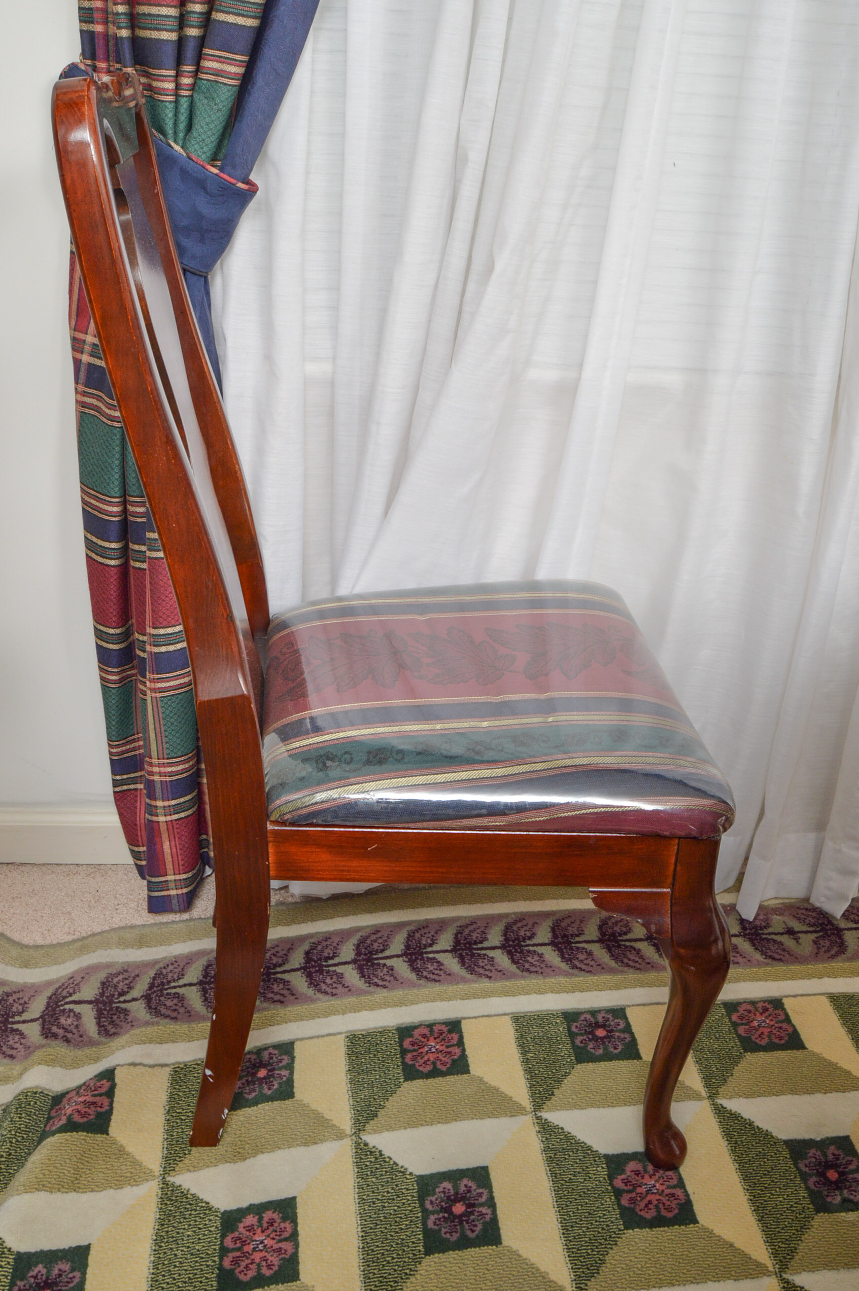 Singer Furniture Dining Table and Chairs EBTH