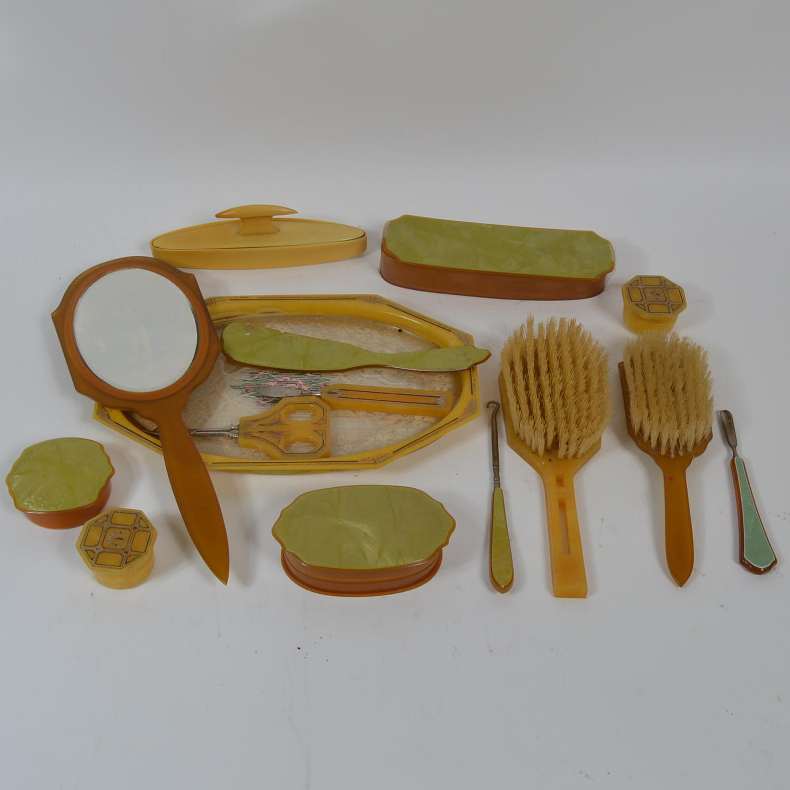 Celluloid And Bakelite Dresser Sets Ebth