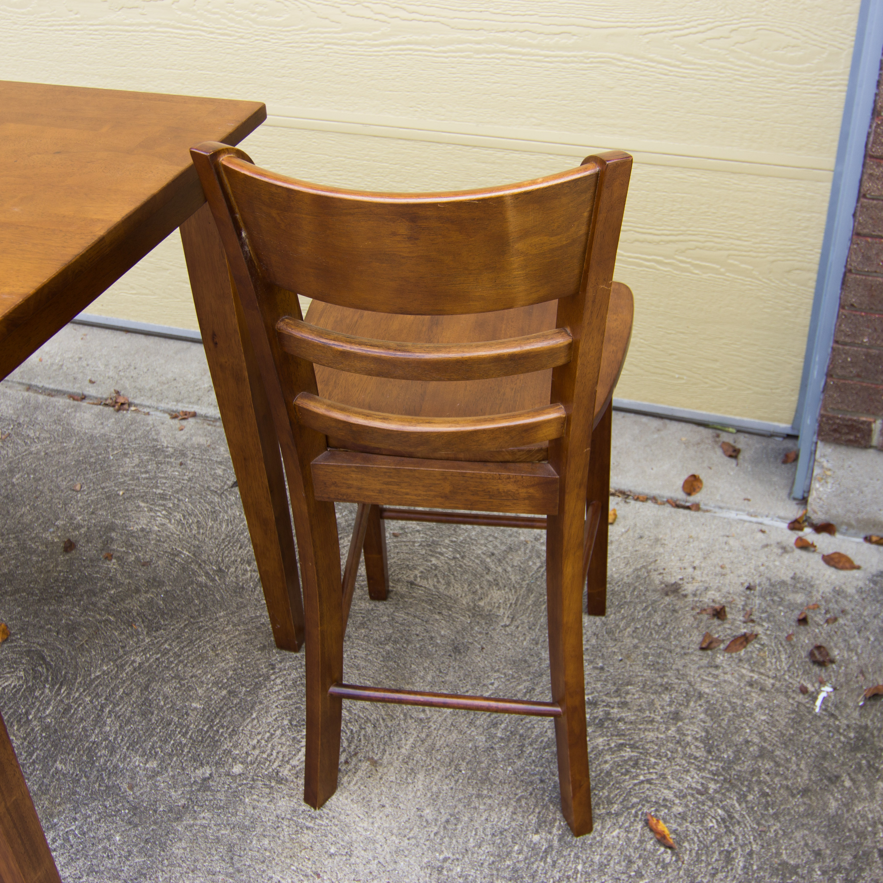 High Top Table and Chairs EBTH