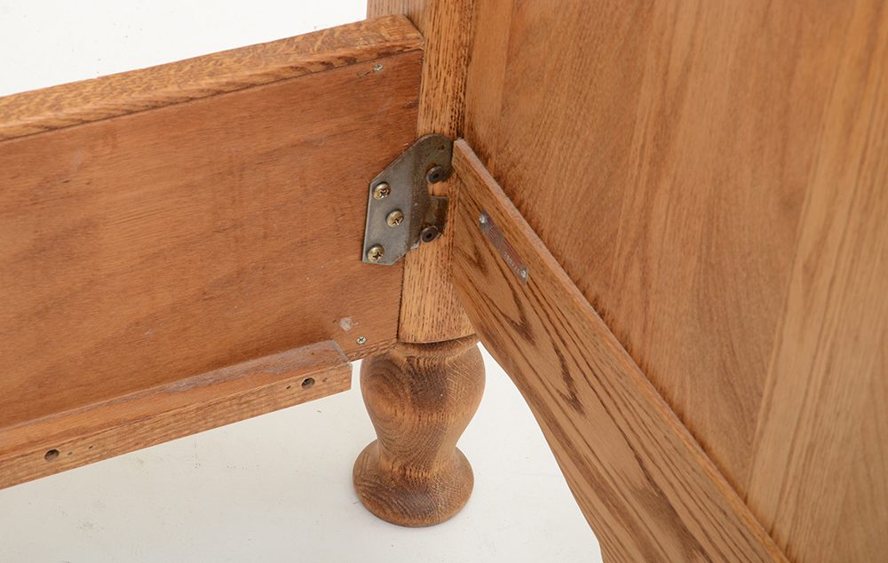 Oakwood Interiors Queen Size Carved Oak "Oakcrest" Panel Bed EBTH