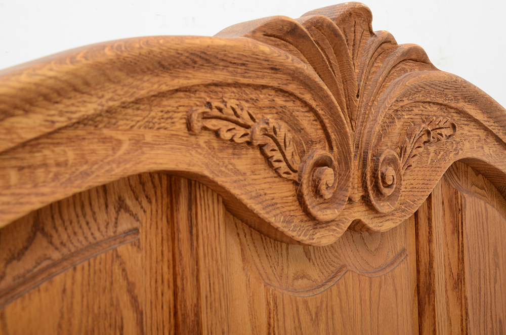 Oakwood Interiors Queen Size Carved Oak "Oakcrest" Panel Bed EBTH