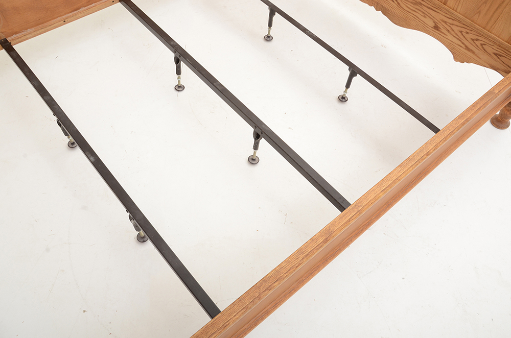 Oakwood Interiors Queen Size Carved Oak "Oakcrest" Panel Bed EBTH