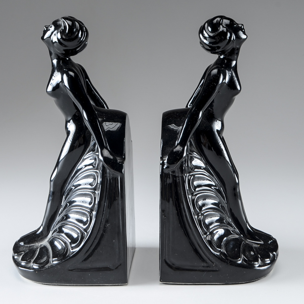 Pair of Ceramic Art Deco Style Bookends EBTH