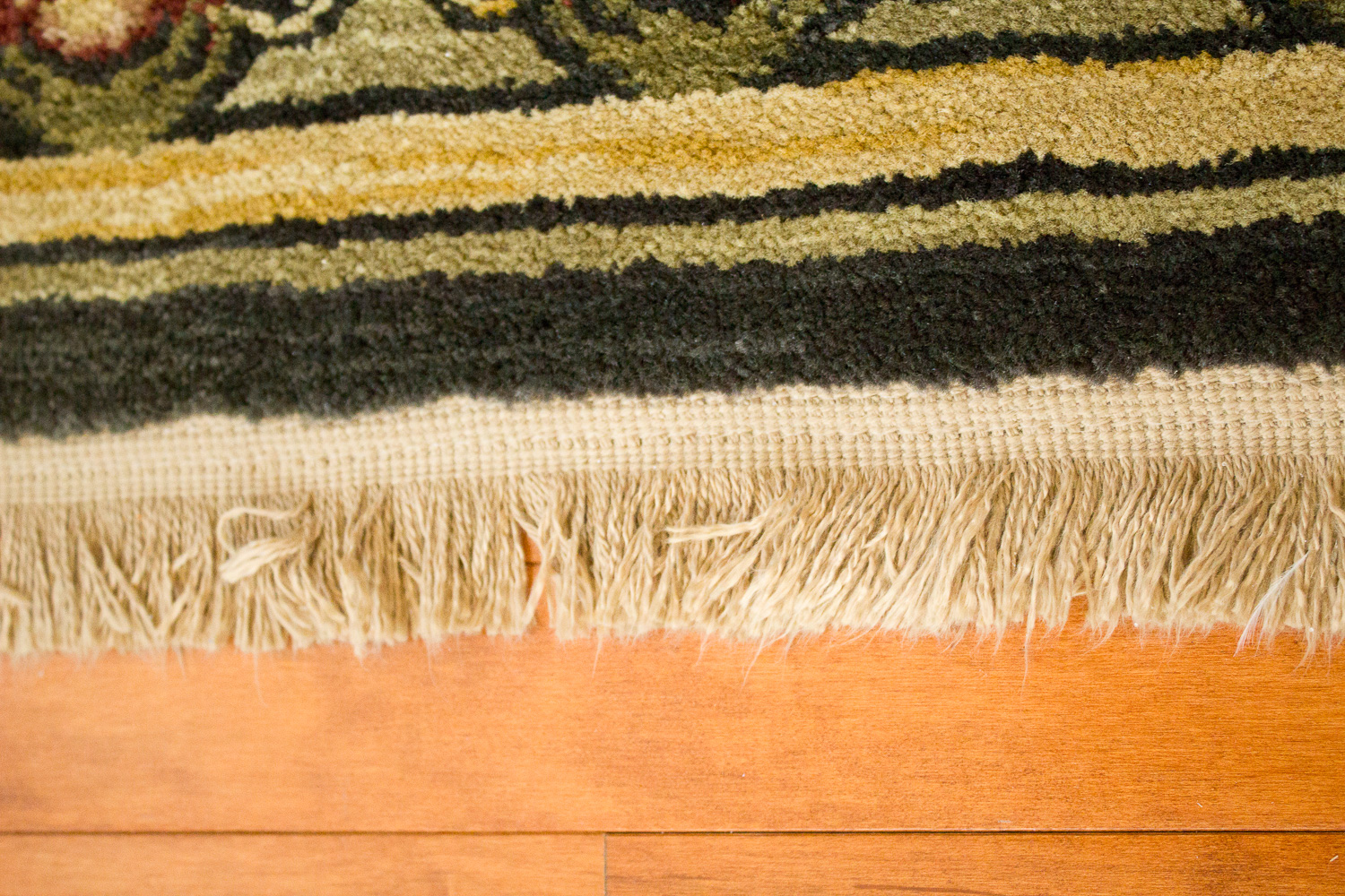 Shaw Living "Antiquities Collection" Machine Woven Area Rug EBTH