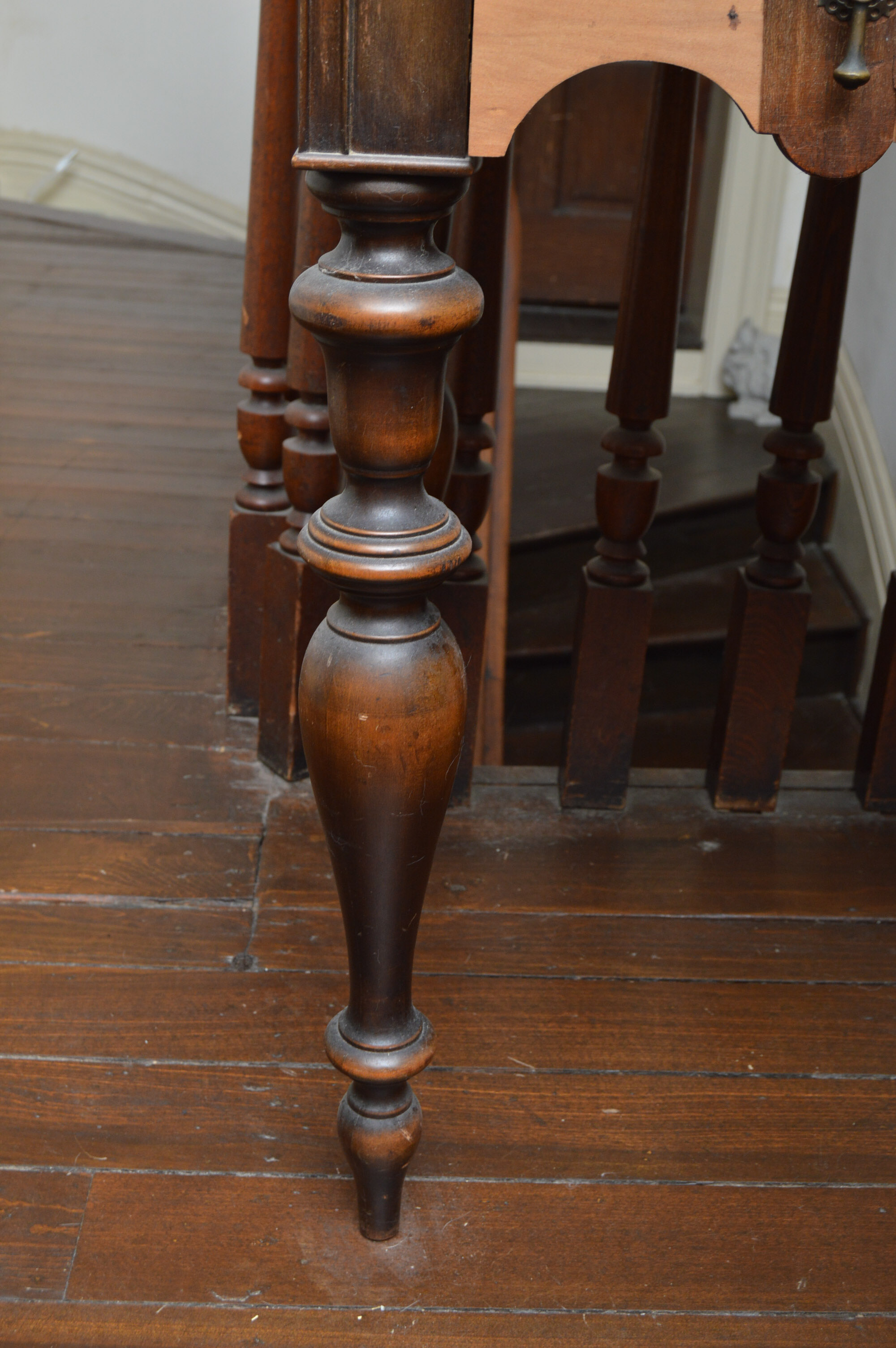Mahogany Veneer Desk by Breuners Furniture EBTH