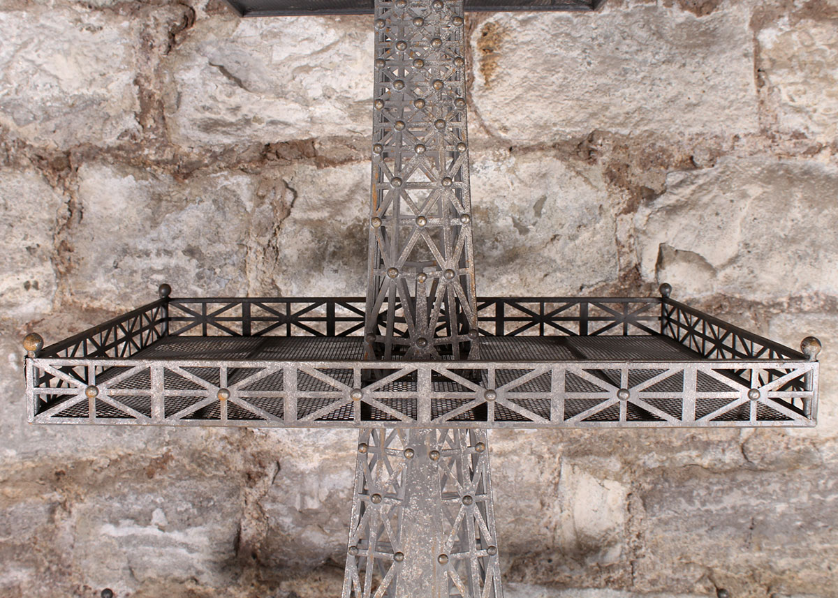 Large Metal Eiffel Tower Display Shelf | EBTH