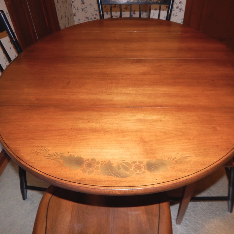 Hitchcock Style DropLeaf Extension Dining Table and Four Chairs EBTH