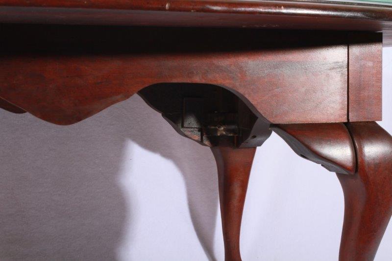 Queen Anne Style Oval Coffee Table EBTH