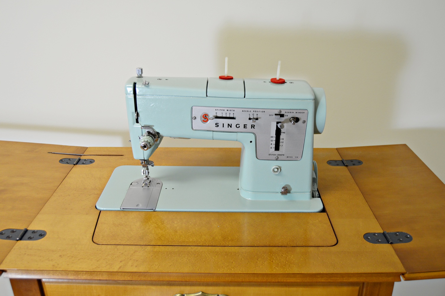 1960s Singer 338 Sewing Machine with Table EBTH