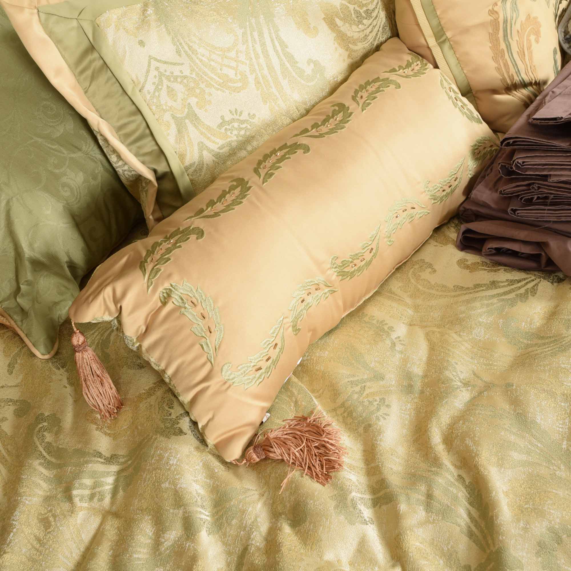 Reba McEntire King Comforter Set EBTH