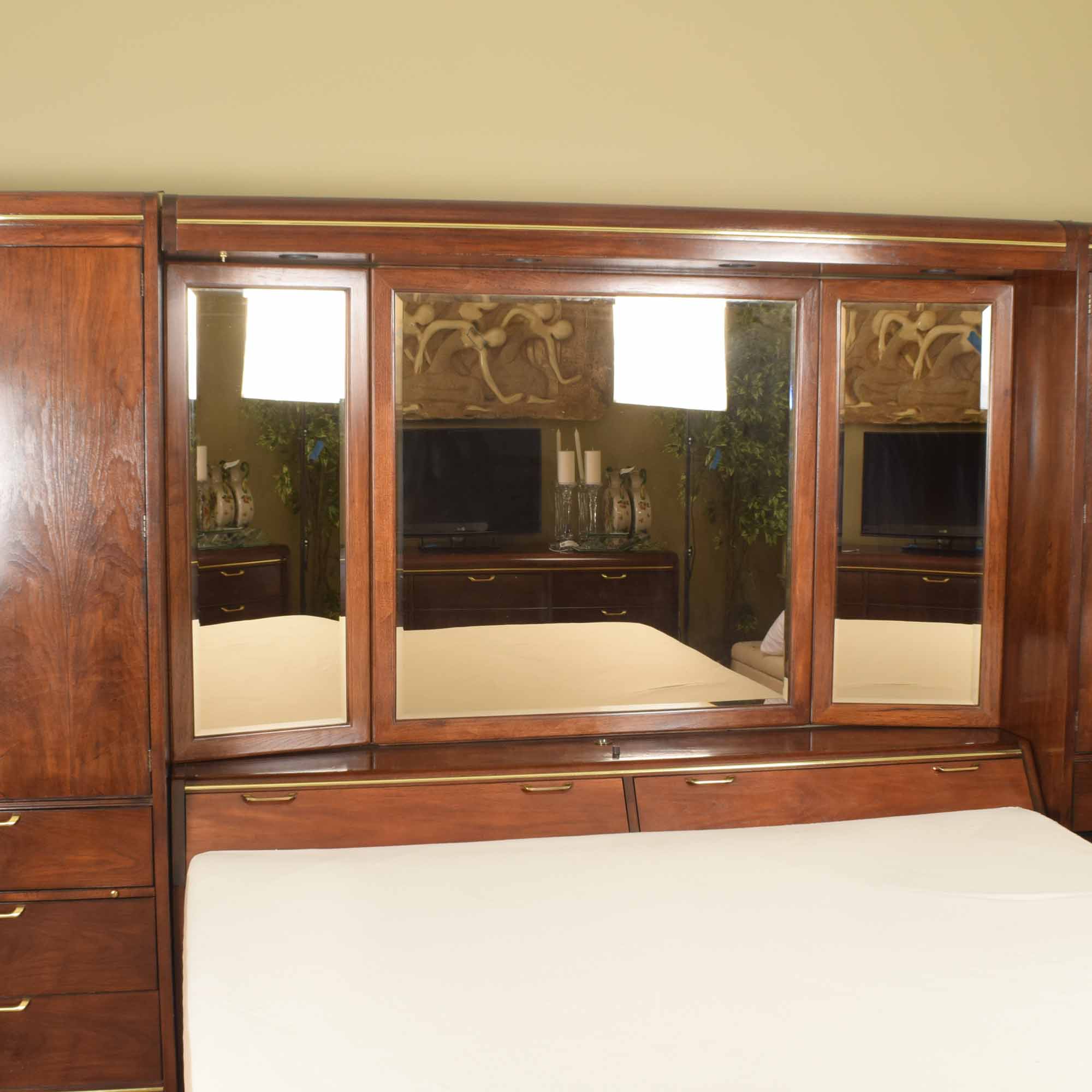 Thomasville King Bedroom Headboard Storage System | EBTH