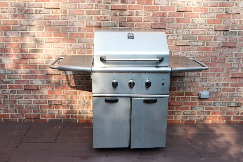 "Thermador CharGlo" Outdoor Grill and Serving Cart EBTH