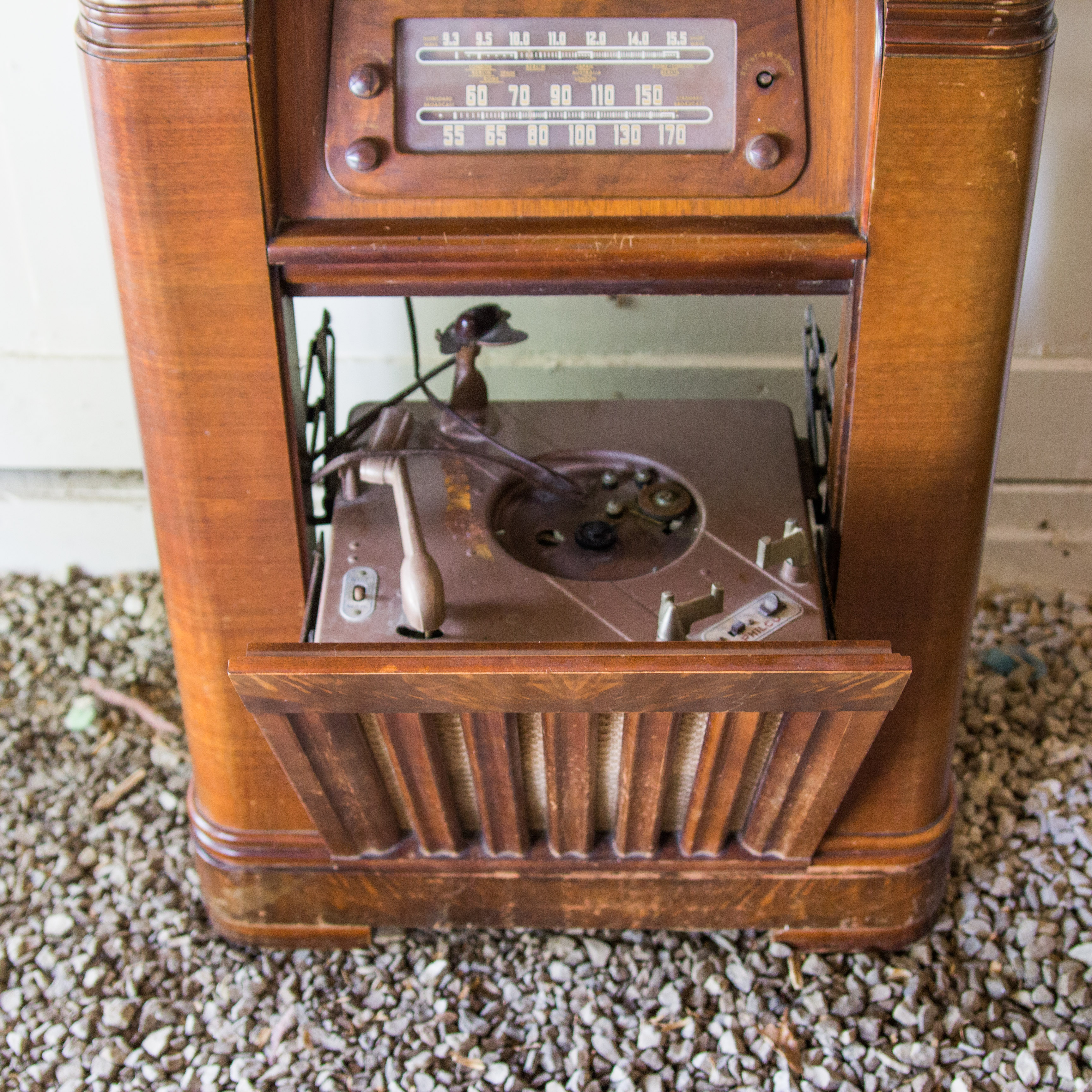 Vintage Philco Console Radio and Record Player EBTH