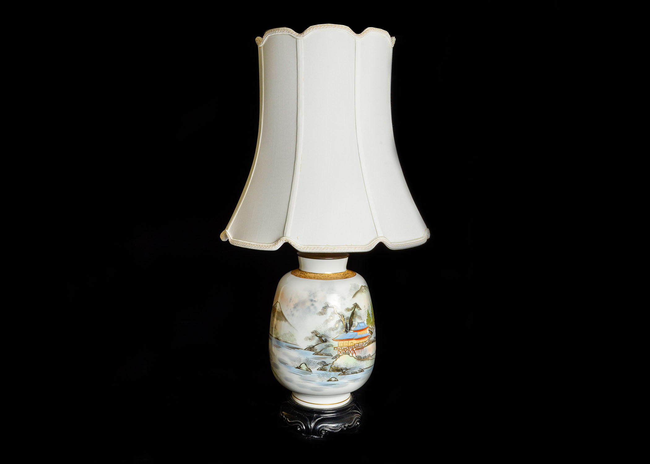 HandPainted Japanese Lamp EBTH