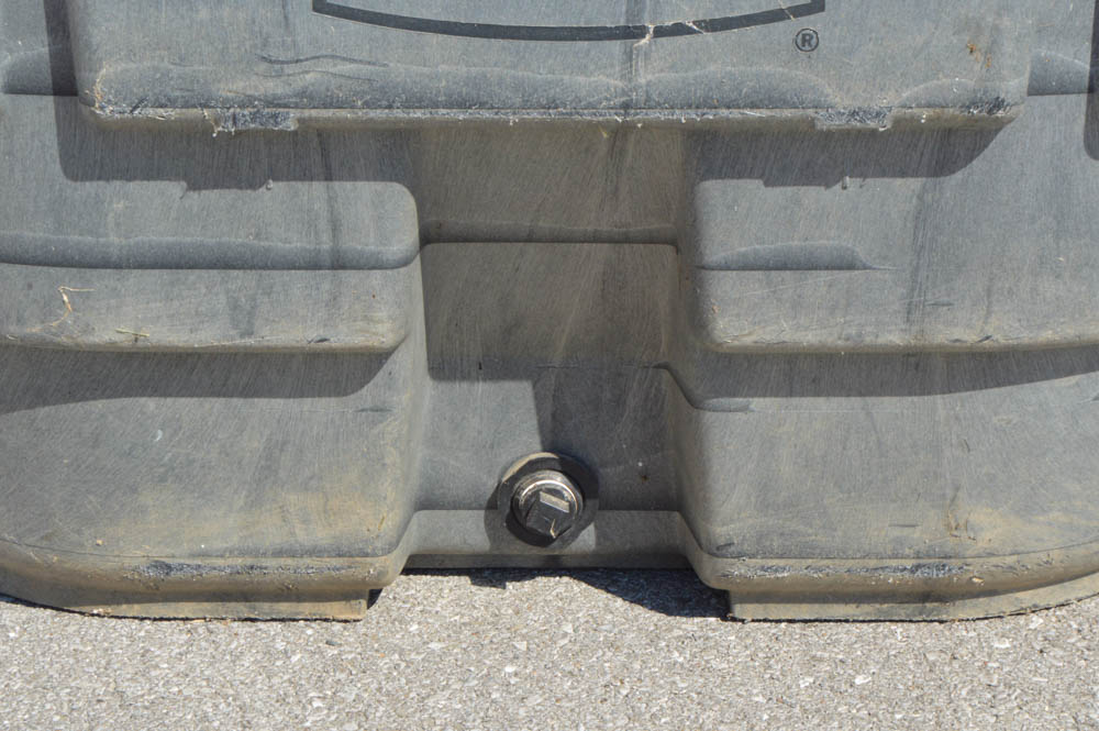 Rubbermaid 100 Gallon Water Tank EBTH