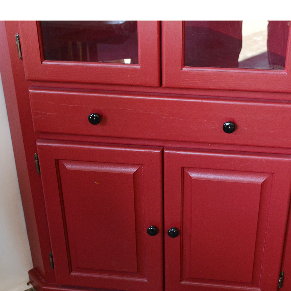 Red Wooden Corner EBTH