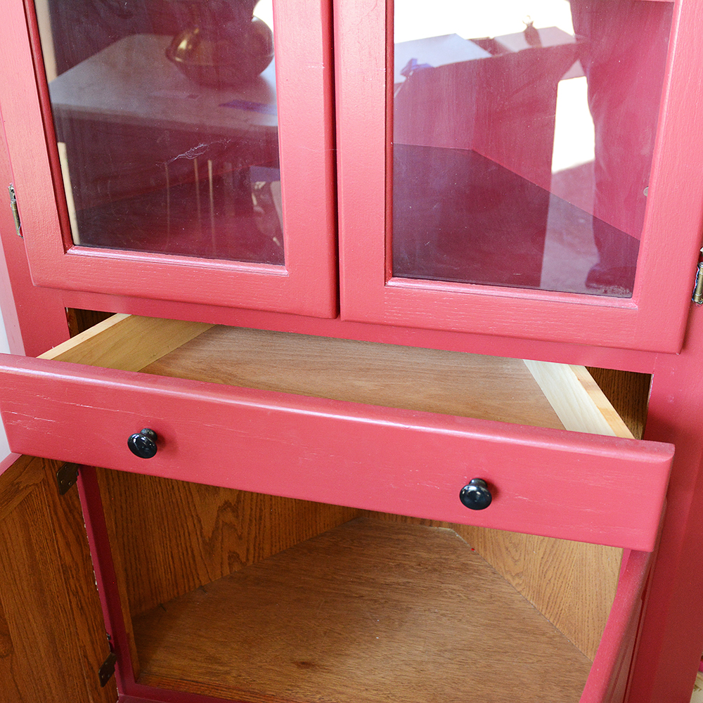 Red Wooden Corner EBTH