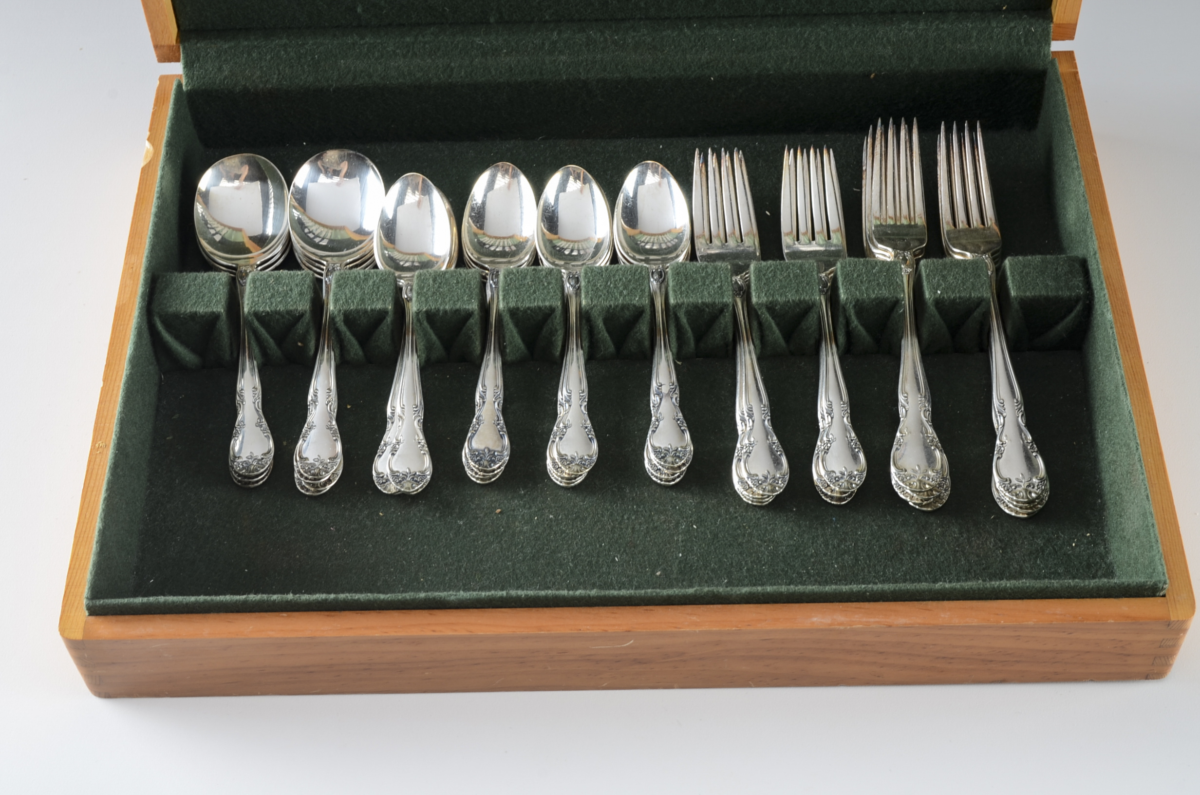 Gorham "New Elegance" Silverplate Flatware EBTH