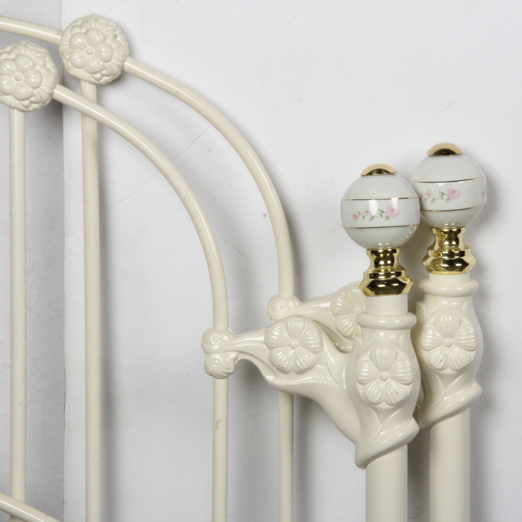 Twin Size Iron Daybed Frame EBTH