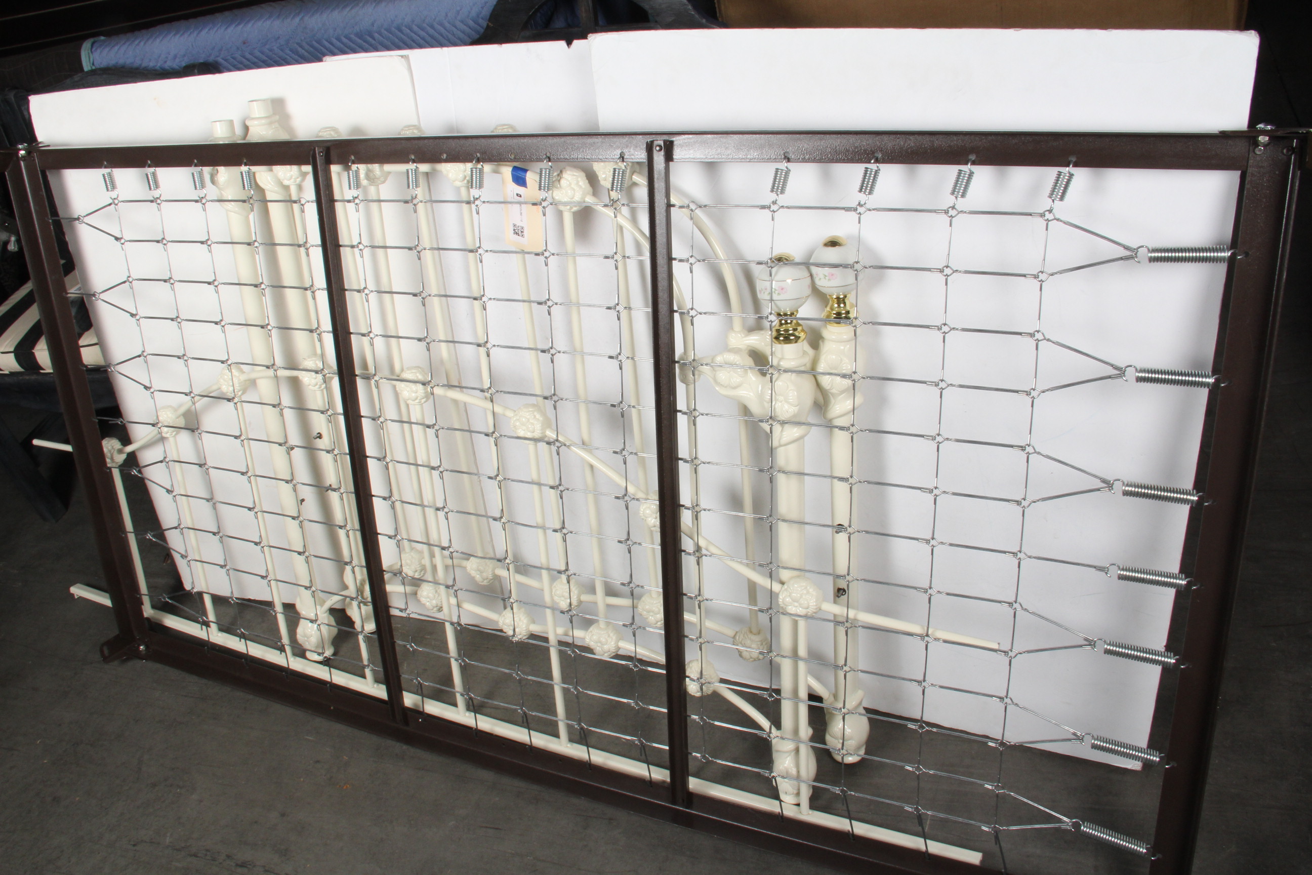 Twin Size Iron Daybed Frame EBTH