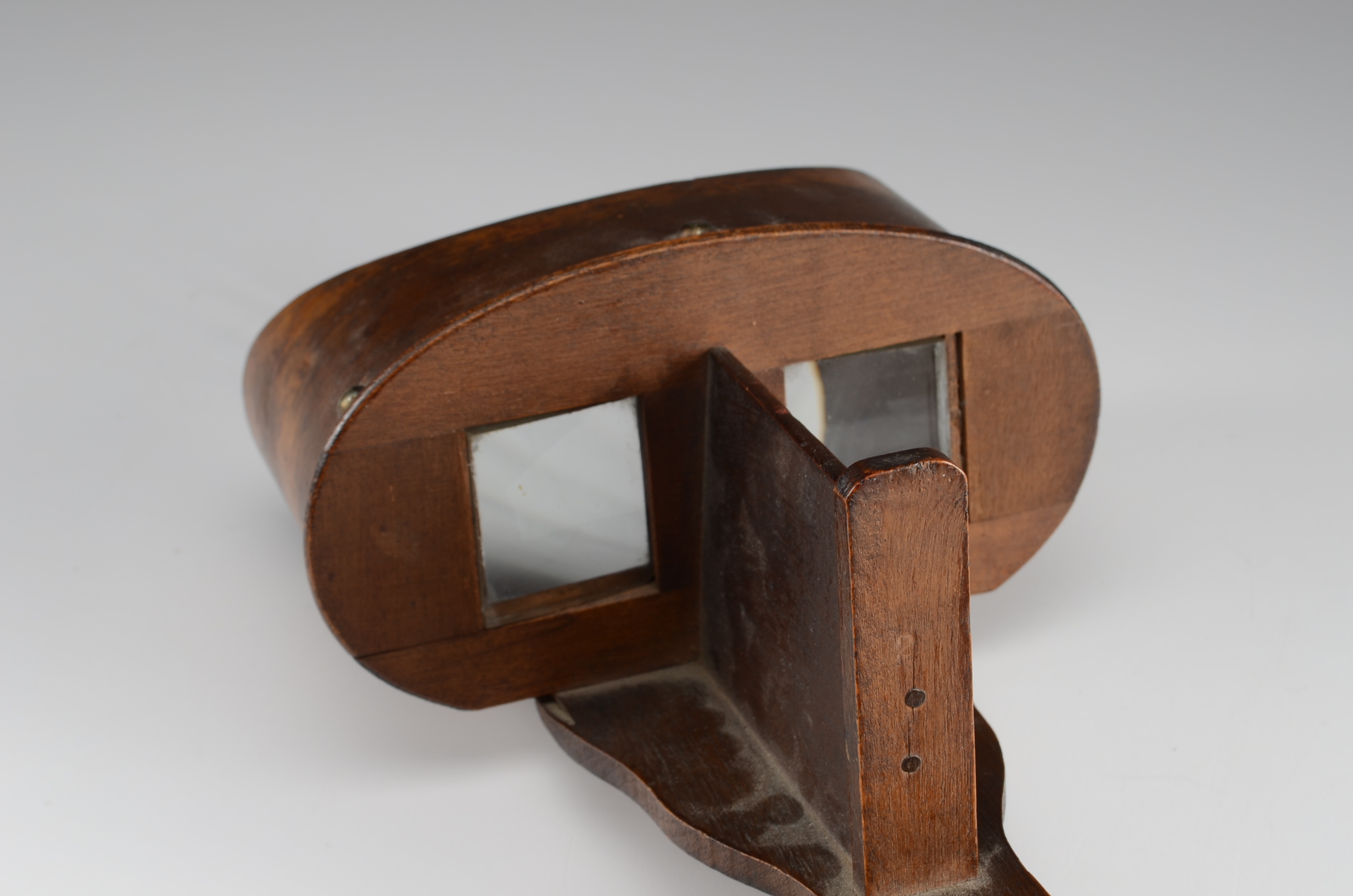 Antique Underwood & Underwood Stereoscope with Picture Cards EBTH