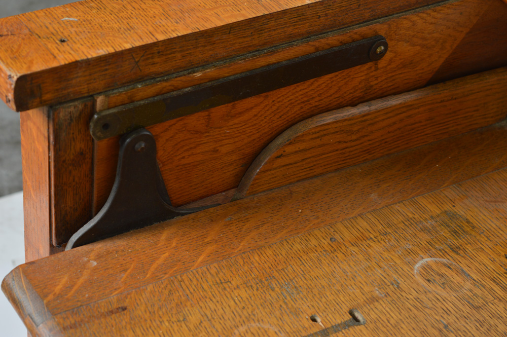 Vintage Quarter Sawn Oak Veneer Typewriter Desk EBTH