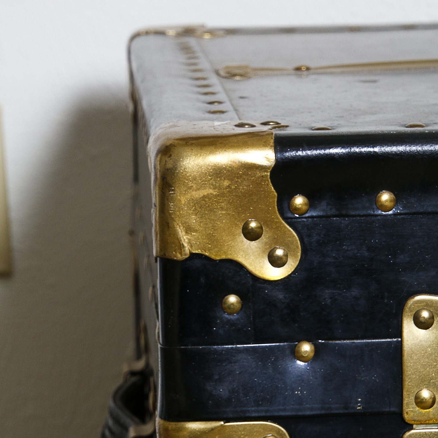 Vintage 1950s Overland Steamer Trunk EBTH