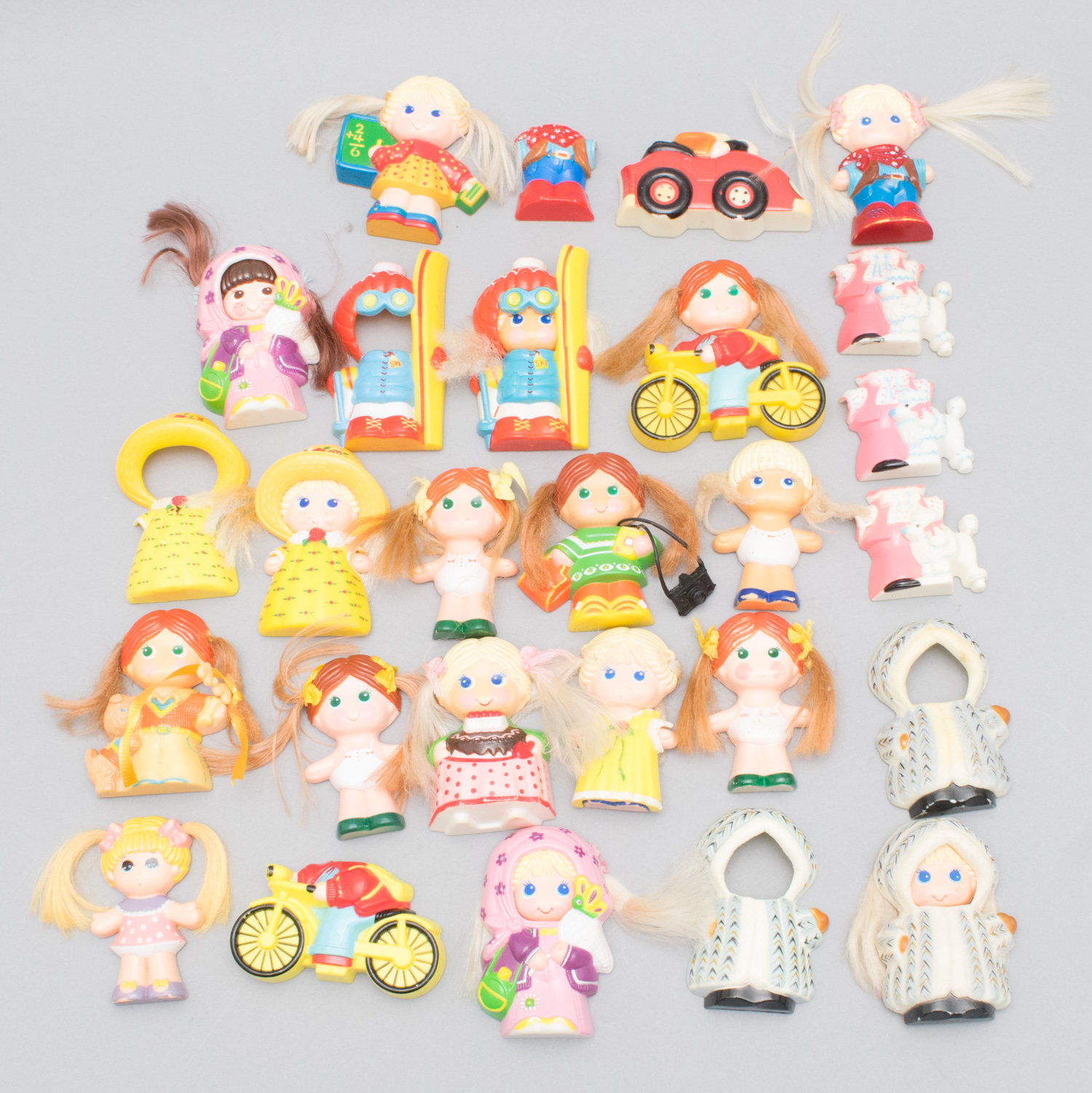 Grouping of 1979 Knickerbocker Dolly Pops Toys with Extra Pieces EBTH