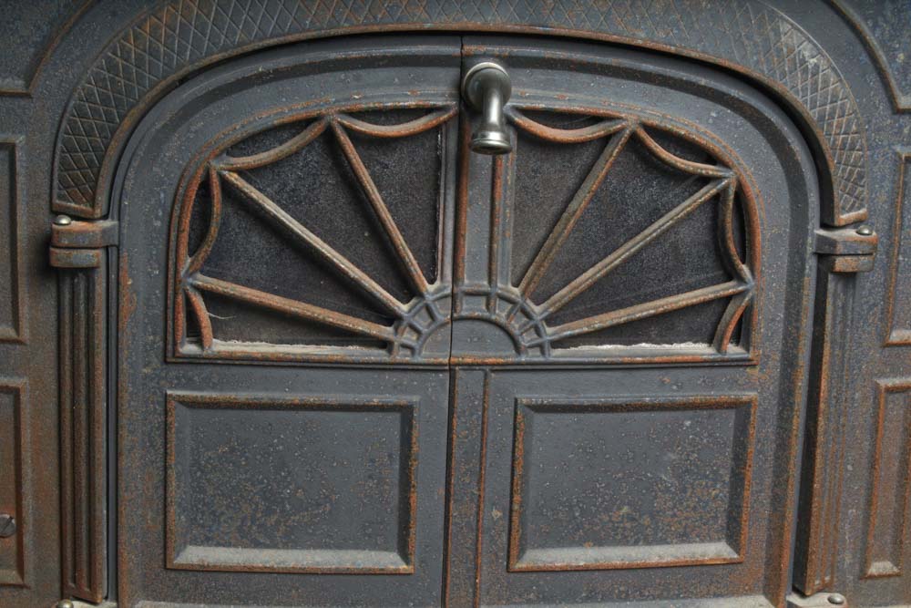 Vintage Vermont Castings "Resolute" Wood Burning Stove EBTH