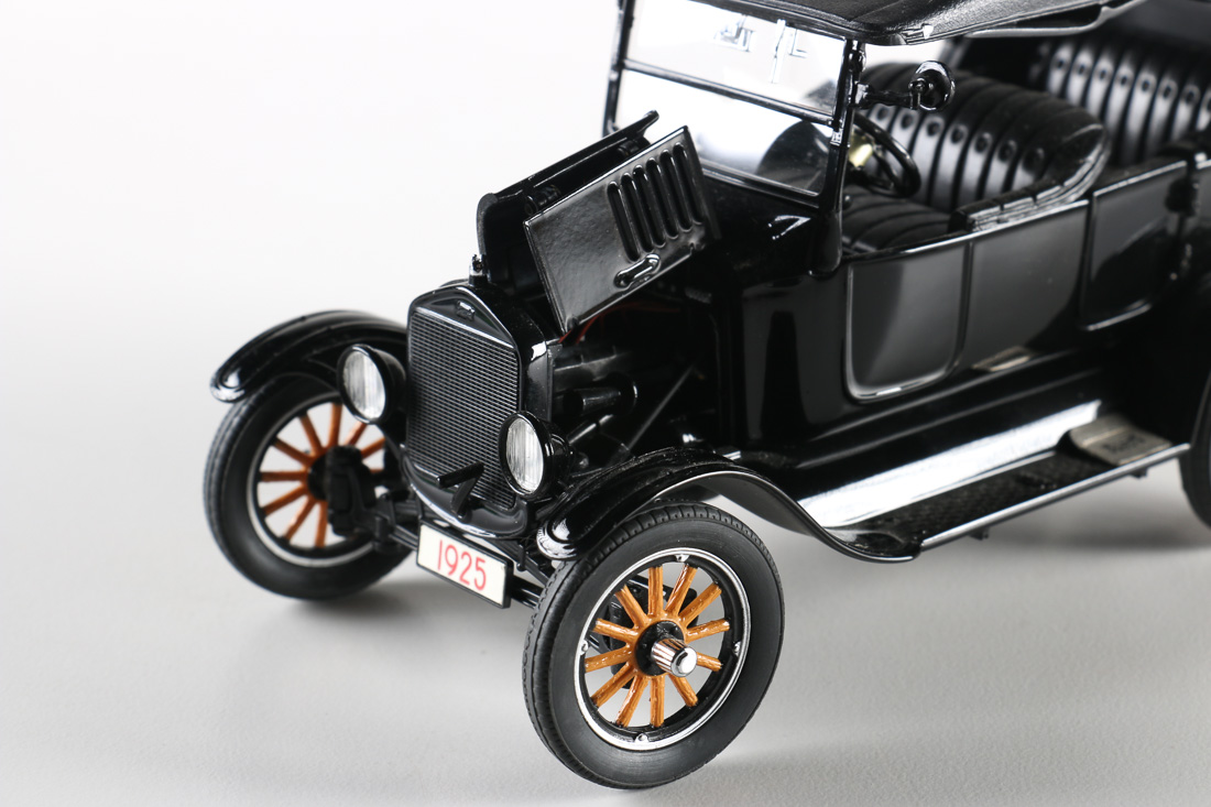 Danbury Mint Limited Edition 1925 Model T Touring Car EBTH