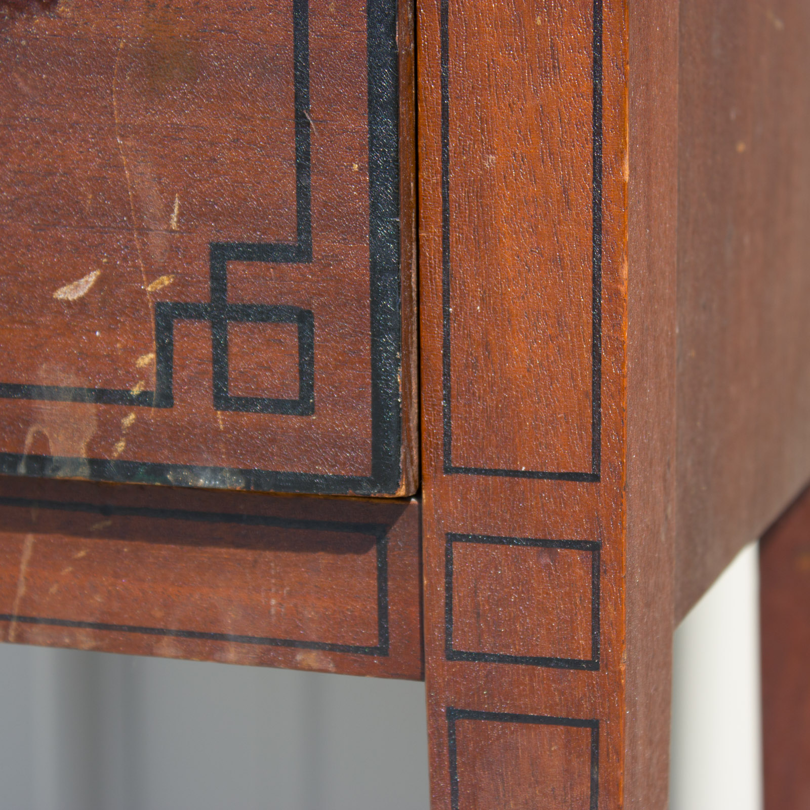 Vintage True Grand Rapids Certified End Table | EBTH