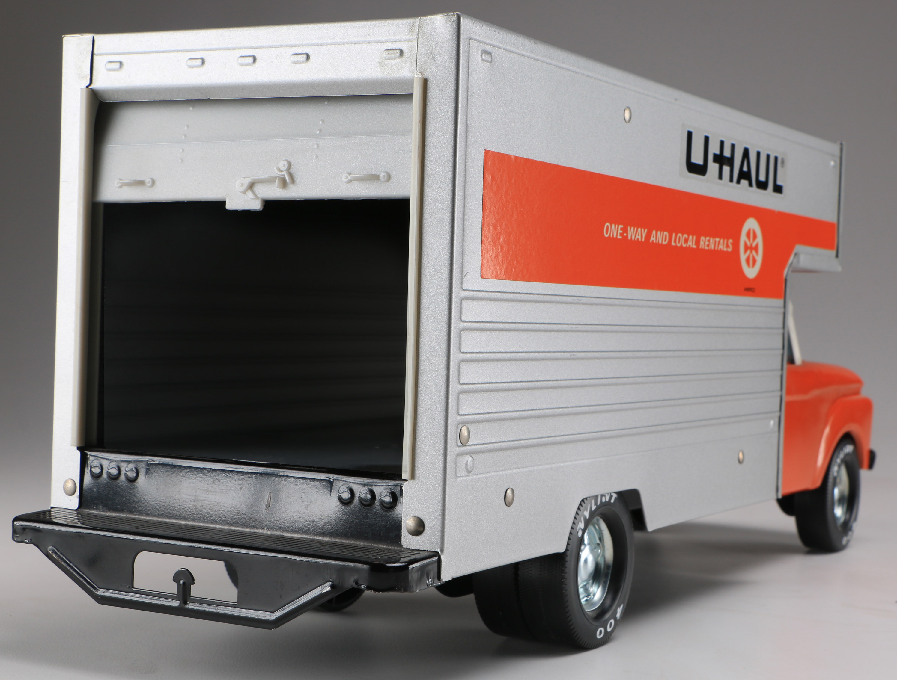 1970's Metal UHaul Moving Truck EBTH