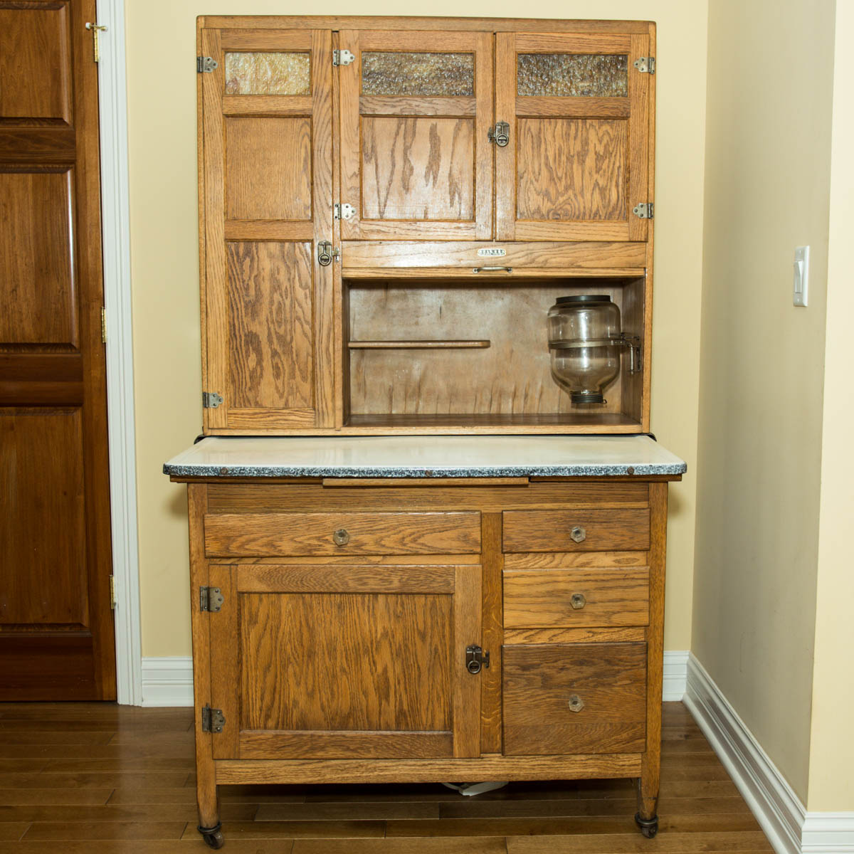 1920's Hoosier Style Seller's Kitchen EBTH