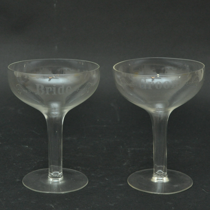 Vintage Bride and Groom Champagne Glasses EBTH