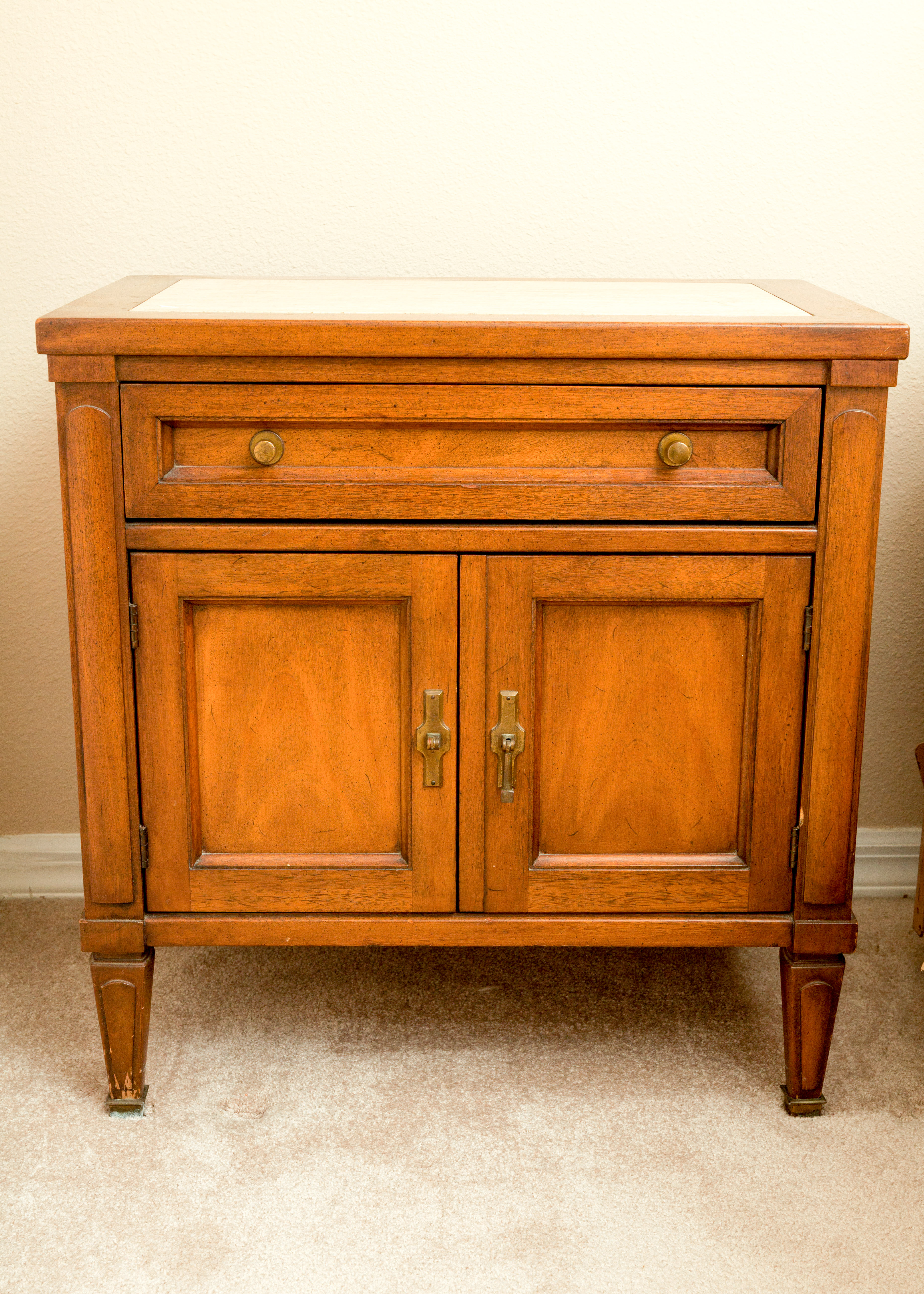 Pair of Vintage White Fine Furniture Night Stands EBTH