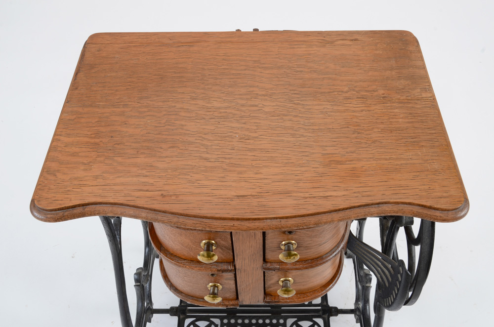 Davis "Vertical Feed" Sewing Machine Stand Table EBTH