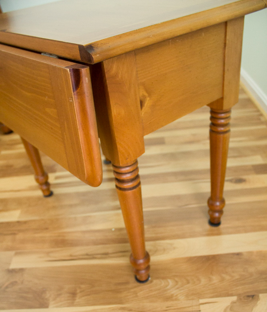 Broyhill Drop Leaf Side Table EBTH