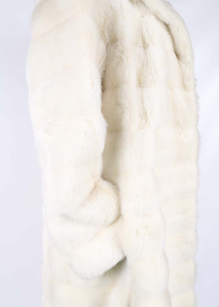 Women's Full Length Faux Fur Coat EBTH