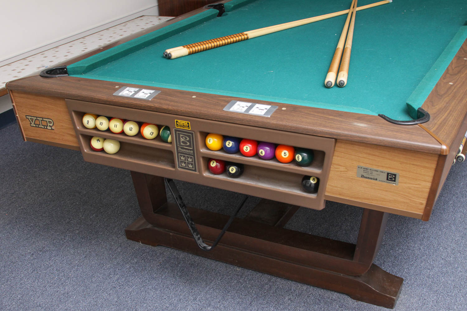 Brunswick VIP Home Billiard Table and Collection of Pool Cues EBTH